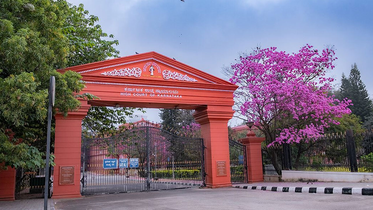 Recovery Of Excess Amount From Pensioners Cannot Be Done By Banks In One Stroke: Karnataka HC Comes To Aid Of 73 Yrs Old Widow